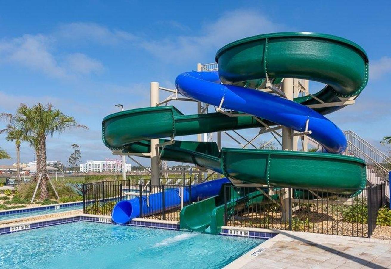 Storey W Pool Near Waterpar *